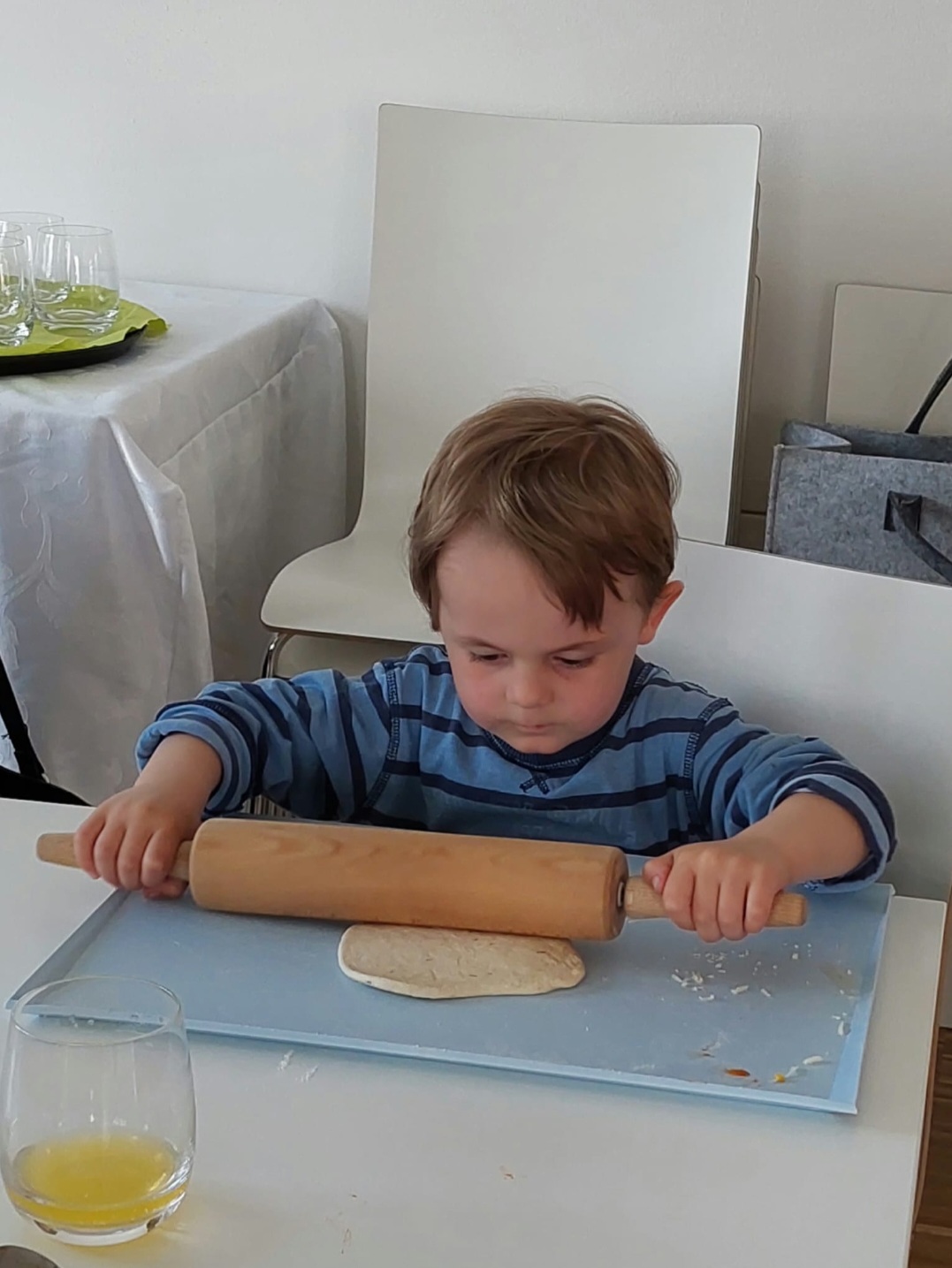 Pizzabacken Groeltern mit Enkel